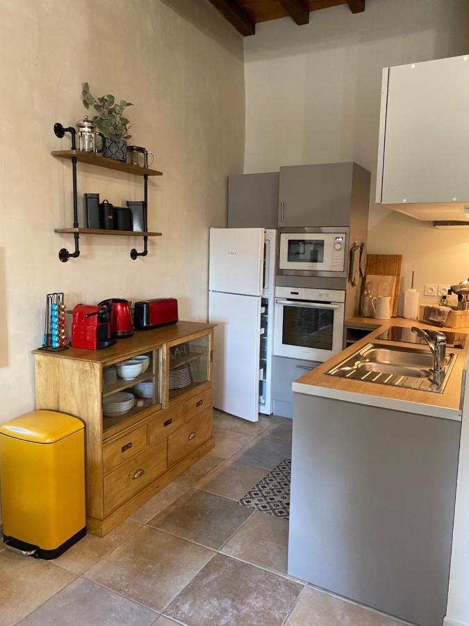 Appartement 4 Personnes Dans Chateau Avec Piscine Lussan  Buitenkant foto